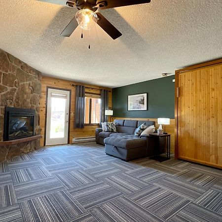 Relax, Adventure, Views, Amenities+Memories Appartement Granby Buitenkant foto