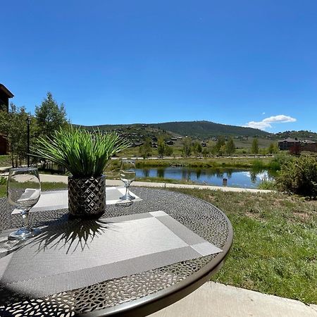 Relax, Adventure, Views, Amenities+Memories Appartement Granby Buitenkant foto