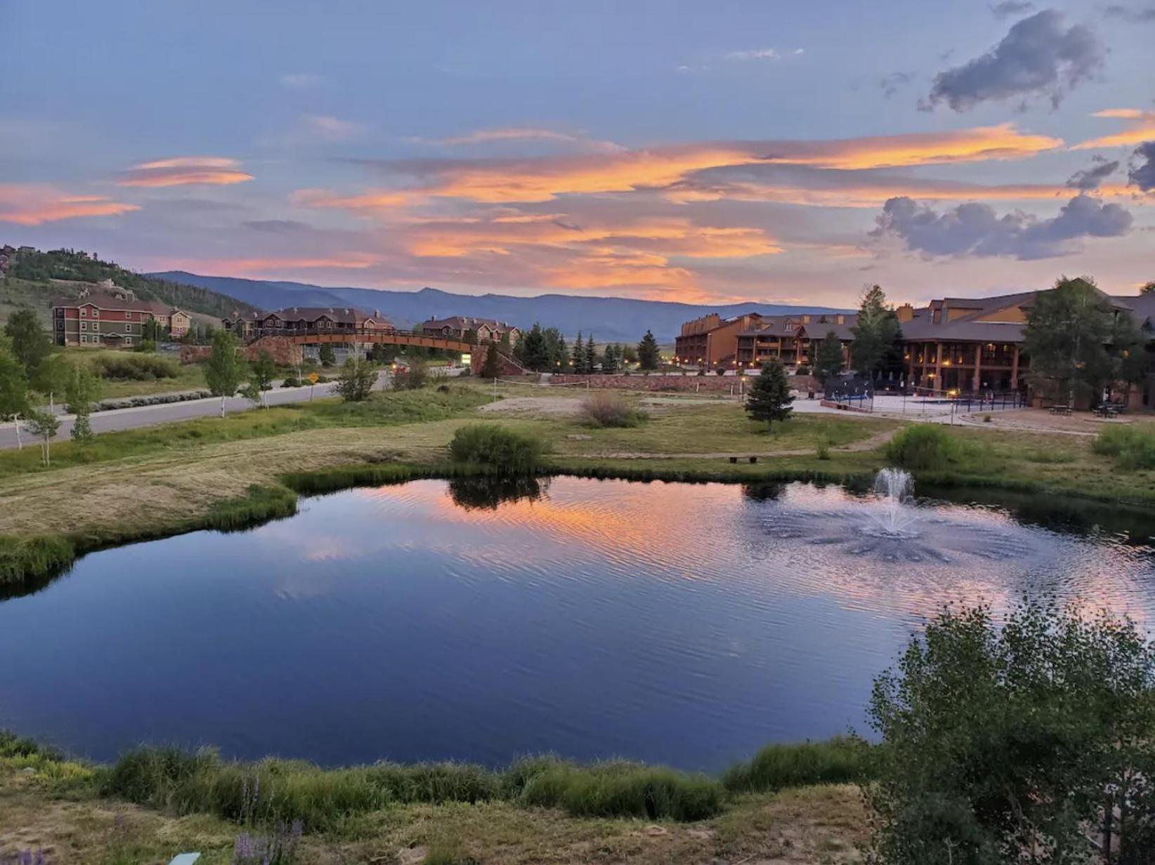Relax, Adventure, Views, Amenities+Memories Appartement Granby Buitenkant foto