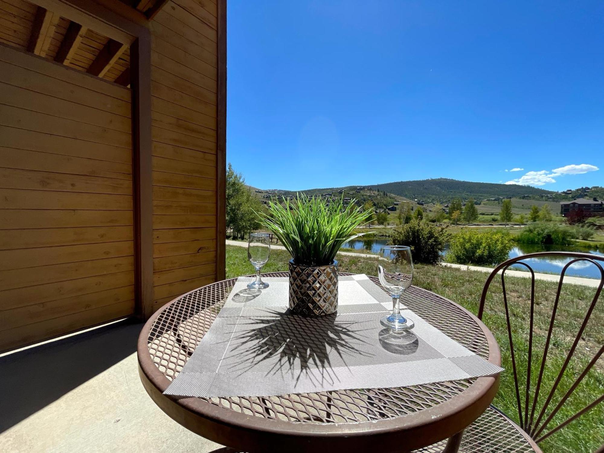 Relax, Adventure, Views, Amenities+Memories Appartement Granby Buitenkant foto
