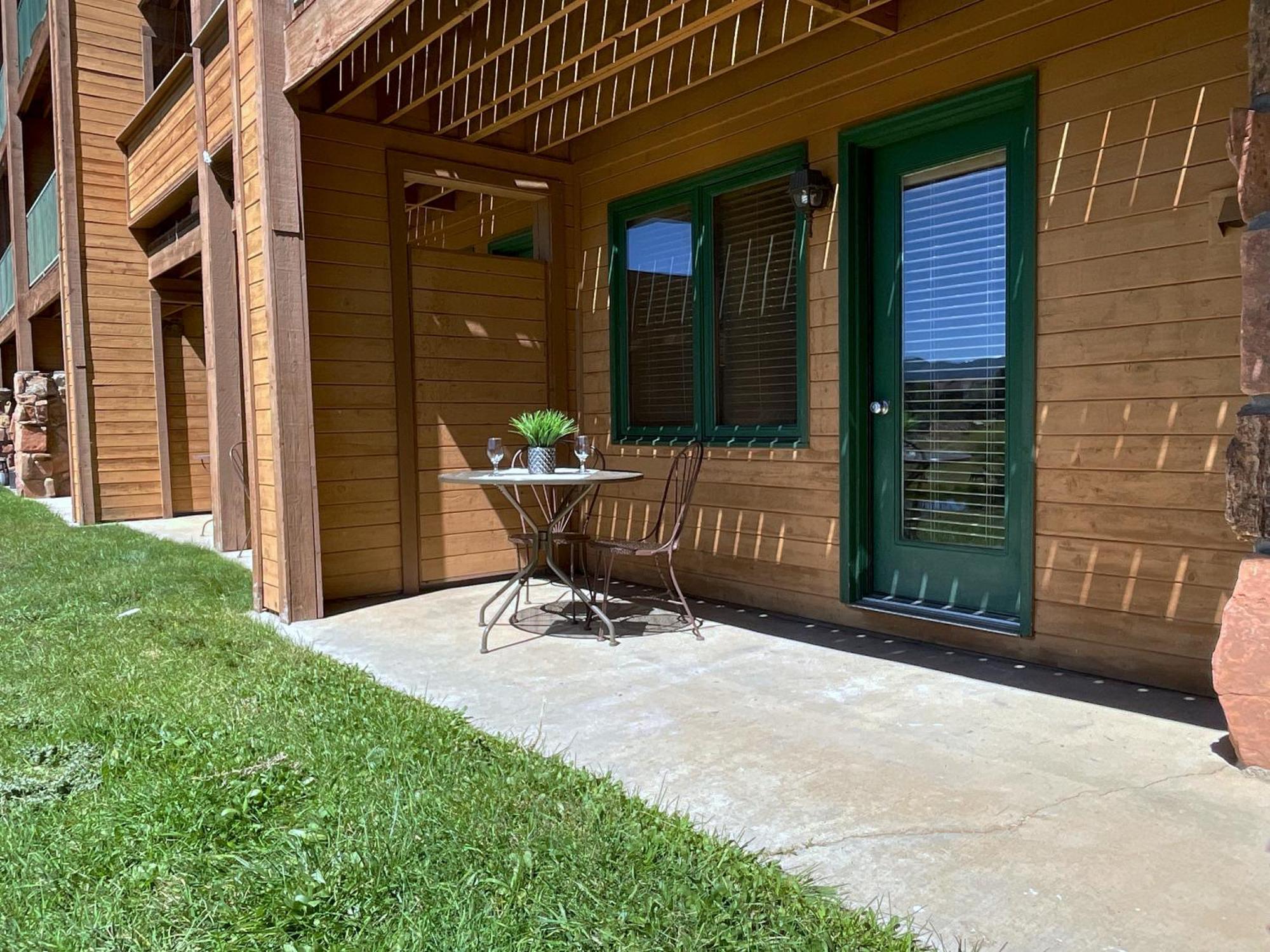 Relax, Adventure, Views, Amenities+Memories Appartement Granby Buitenkant foto