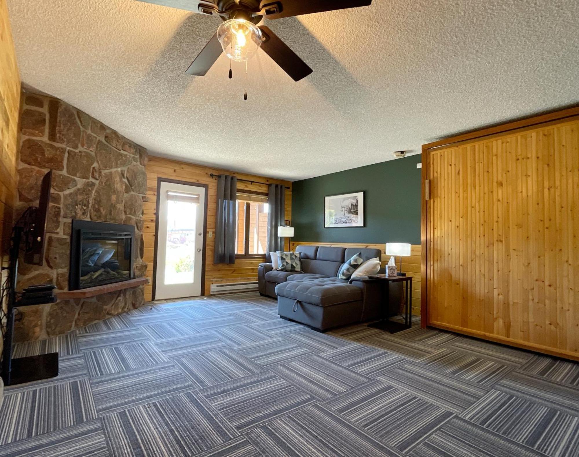 Relax, Adventure, Views, Amenities+Memories Appartement Granby Buitenkant foto